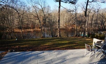 371 S River Rd in Calverton, NY - Building Photo - Building Photo