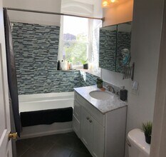 354 Broadway, Unit 6 in Somerville, MA - Foto de edificio - Building Photo