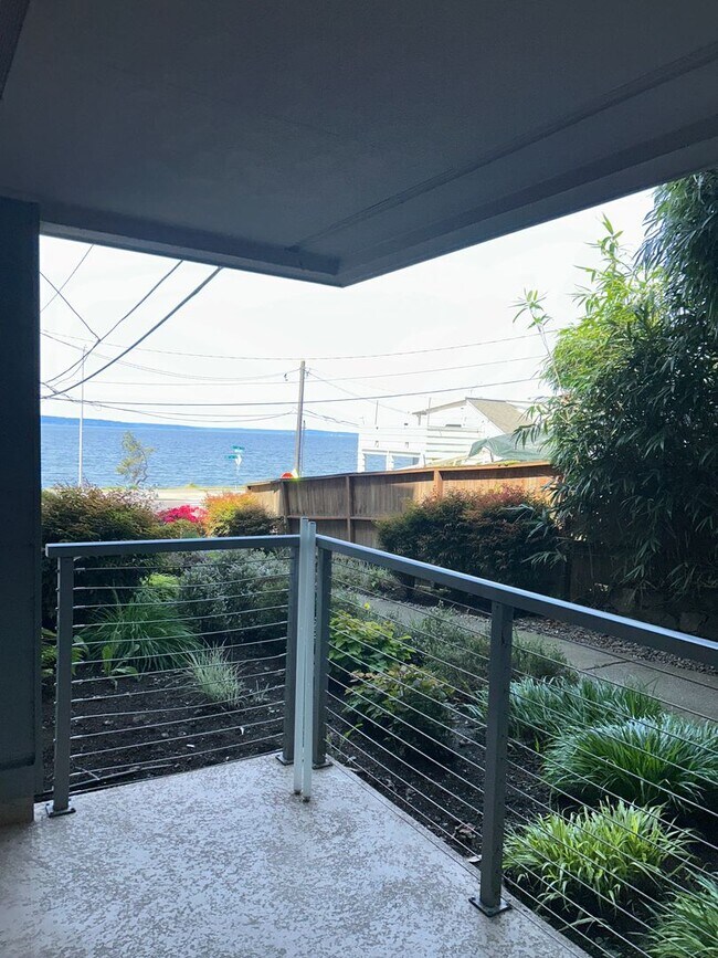 2200 Alki Ave SW in Seattle, WA - Building Photo - Building Photo