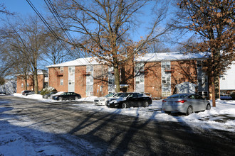 Royal Garden Apartments in Spring Valley, NY - Building Photo - Building Photo