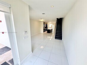 6415 NW 102nd Path in Doral, FL - Building Photo - Building Photo