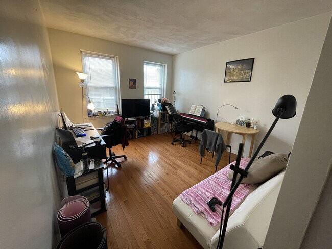 property at 1423 Commonwealth Ave
