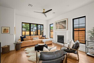 2005 E 8th St in Austin, TX - Building Photo - Building Photo