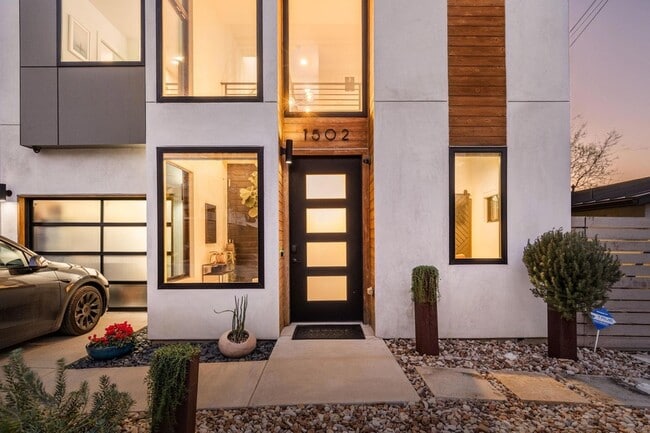 property at 1502 Waller St