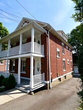 526 High St, Unit 1 in Middletown, CT - Building Photo - Building Photo