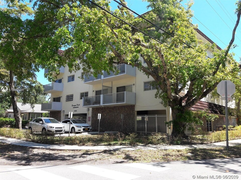 12105 NE 11th Pl-Unit -104 in North Miami, FL - Building Photo