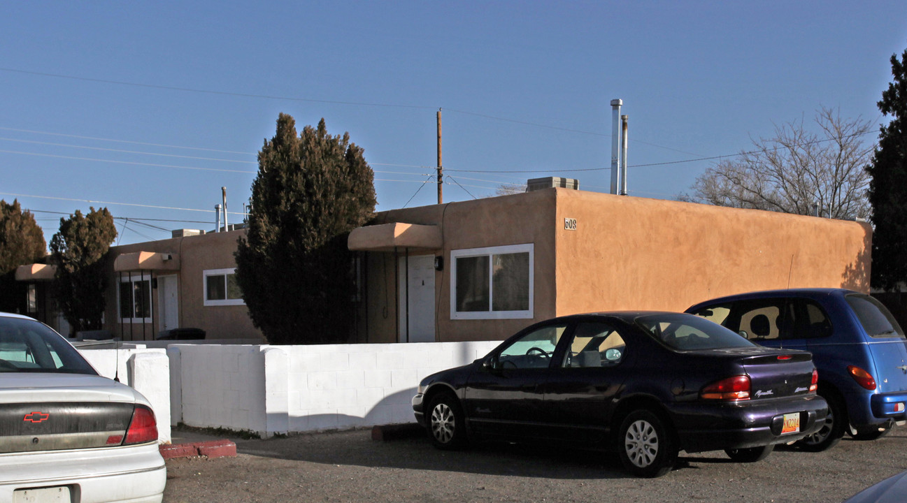 604-608 Alcazar St SE in Albuquerque, NM - Building Photo