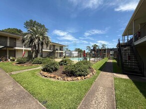 Hyde Park West Apartments in Beaumont, TX - Foto de edificio - Building Photo