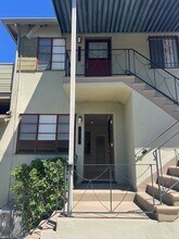 1014 1/2 Hyperion Ave, Unit 1014 12 Hyperion Ave. in Los Angeles, CA - Building Photo - Building Photo