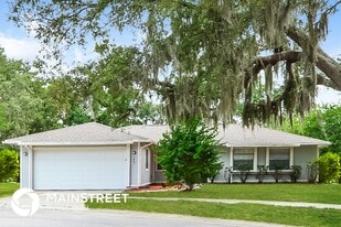 1605 Prairie Lake Blvd in Ocoee, FL - Building Photo