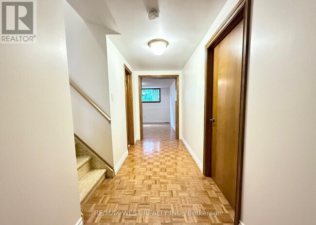 15 Newell Ct in Toronto, ON - Building Photo - Building Photo