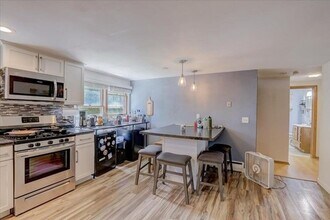 1011 Emerald St-Unit -#1 in Madison, WI - Building Photo - Building Photo