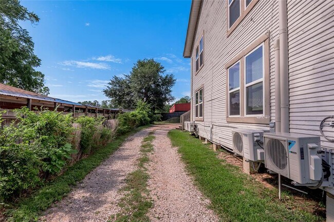 617 12th St-Unit -3 in Huntsville, TX - Building Photo - Building Photo