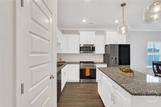1102 Belle Island Rd in Richmond Hill, GA - Building Photo - Building Photo