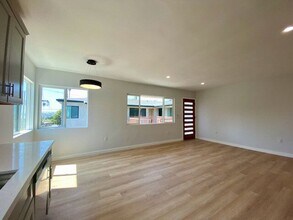 3207 W 3rd St in Los Angeles, CA - Foto de edificio - Building Photo