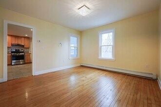21 French Ave in Wayland, MA - Building Photo - Building Photo
