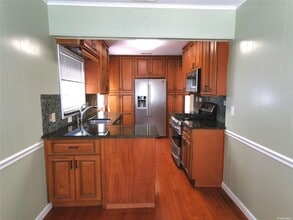 1419 Apple Ln in East Meadow, NY - Building Photo - Building Photo