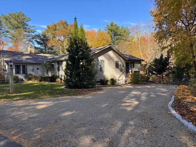 15 Parlowtown Rd in Marion, MA - Building Photo - Building Photo