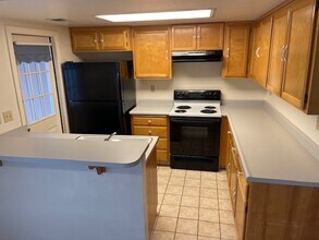 109 Marina Dr S in Lakeport, CA - Building Photo - Building Photo