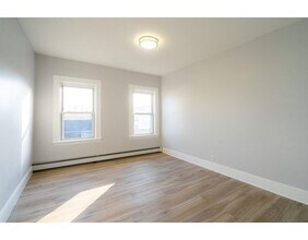 320 Hurley St in Cambridge, MA - Building Photo - Building Photo