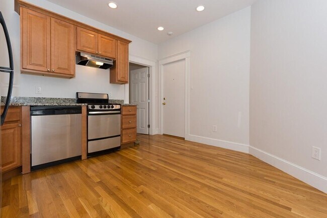 90 Brainerd Rd, Unit 12 in Boston, MA - Building Photo - Building Photo