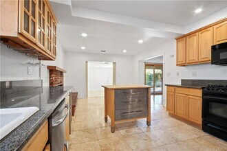 510 S Sparks St in Burbank, CA - Building Photo - Building Photo
