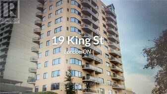 19 King St in London, ON - Building Photo