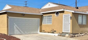 8246 Beeman Ave in Los Angeles, CA - Building Photo