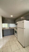 4016 Lakeside Dr, Unit 4016 in Tamarac, FL - Building Photo - Building Photo