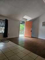 237 Main St in Brandenburg, KY - Building Photo