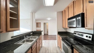 7160 Shoreline Dr in San Diego, CA - Building Photo - Building Photo