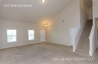126 Denton Dr in Hutto, TX - Building Photo - Building Photo