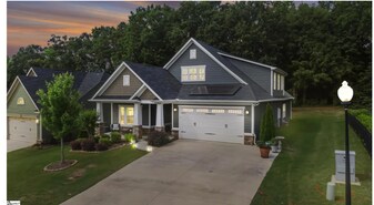 500 Briar Oaks Ln in Simpsonville, SC - Building Photo