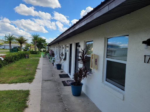 property at 918 S Verona Ave