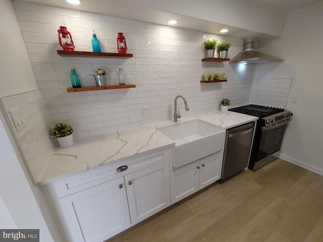 property at 5208 Newton St