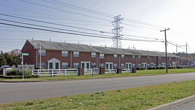 Lawndale Farms in Richmond, VA - Building Photo - Building Photo