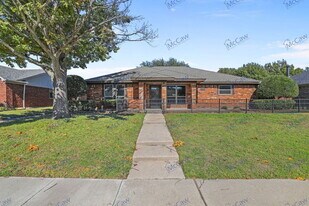 809 Baxter Dr in Plano, TX - Building Photo