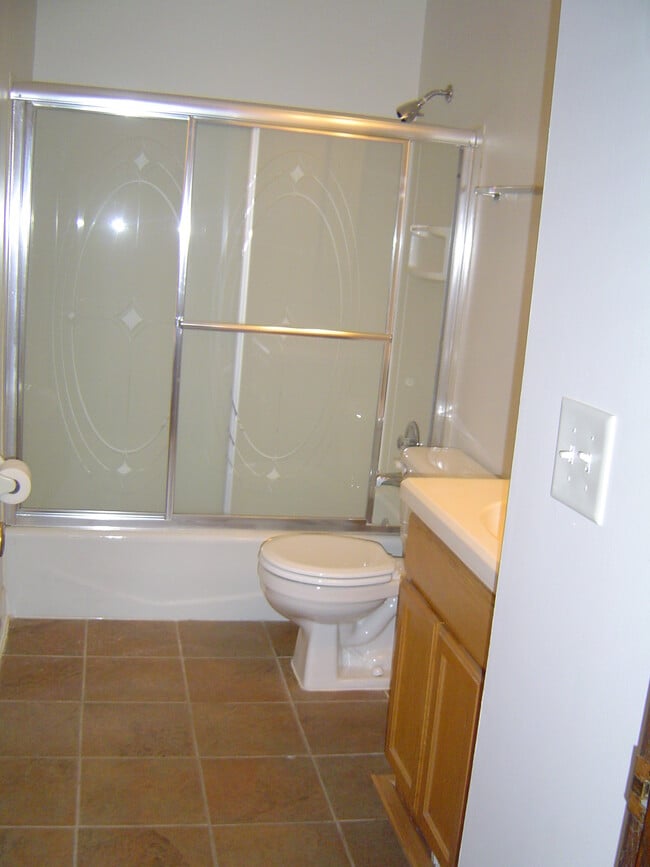 1323 73rd Ave NE in Minneapolis, MN - Building Photo - Building Photo