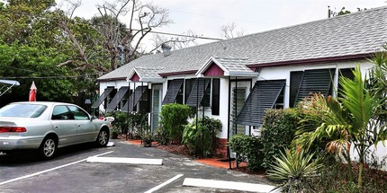 Pine Ridge Motel Apt in Lake Worth, FL - Building Photo - Building Photo