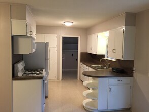 8211 Rockwood Ln in Austin, TX - Building Photo - Building Photo