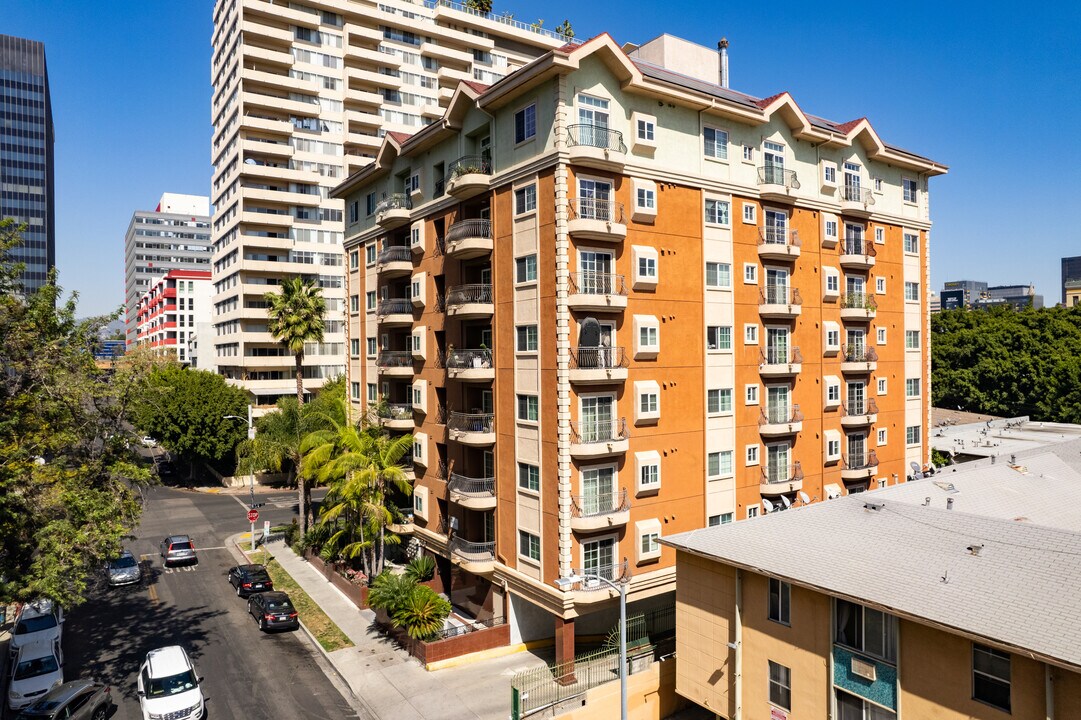 Residential Condominiums in Los Angeles, CA - Building Photo