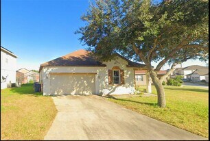 194 Sand Ridge Dr in Davenport, FL - Building Photo