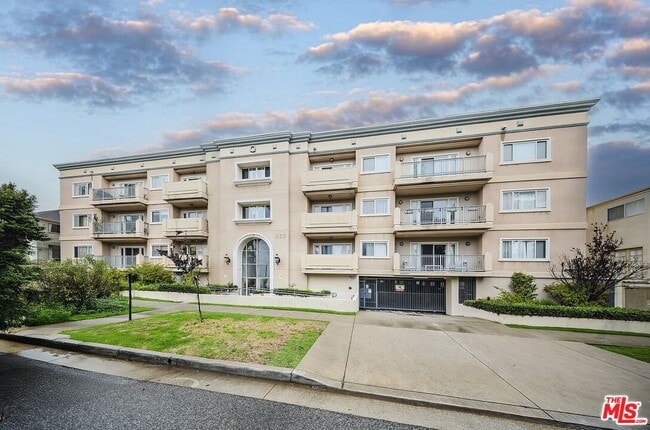 property at 937 12th St