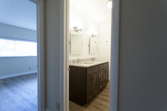 180 Chittenden Ave in Columbus, OH - Building Photo - Building Photo