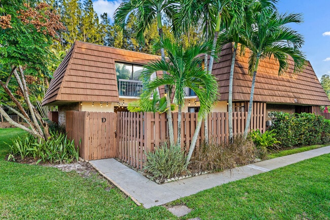 825 Center St in Jupiter, FL - Building Photo - Building Photo