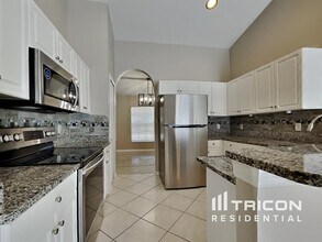 1054 Valentine St in North Port, FL - Building Photo - Building Photo