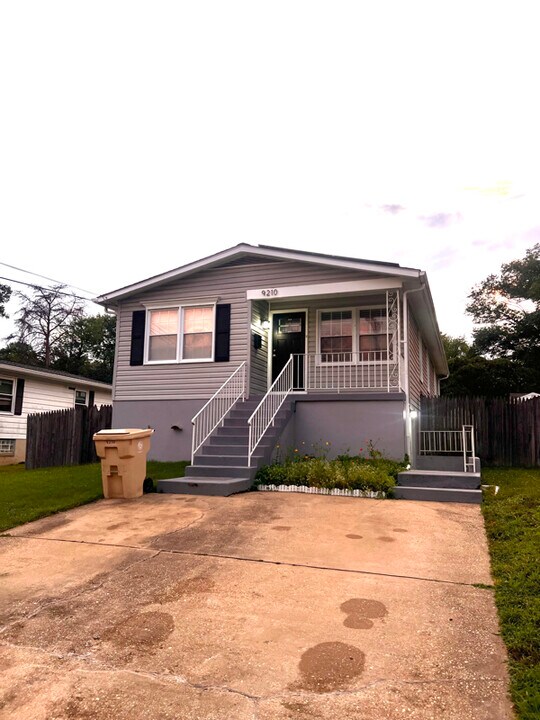 9210 Rhode Island Ave in College Park, MD - Building Photo