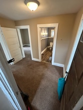 652 N Bever St, Unit Upper in Wooster, OH - Foto de edificio - Building Photo