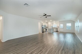 205 Arnage Dr in Hutto, TX - Building Photo - Building Photo