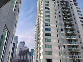 244 Biscayne Blvd, Unit 3703 in Miami, FL - Building Photo - Building Photo